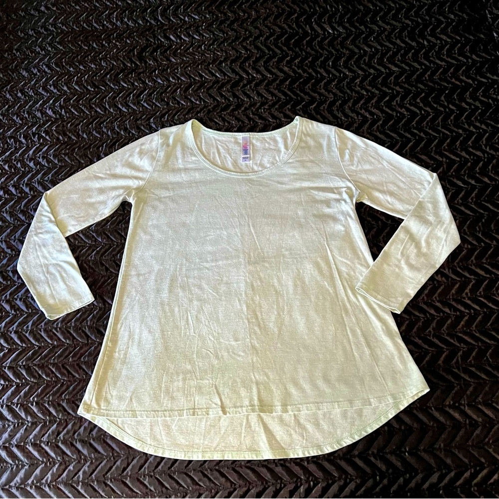 LuLaRoe Lynnae Top, Size XS, Mint Green, Long Sleeve